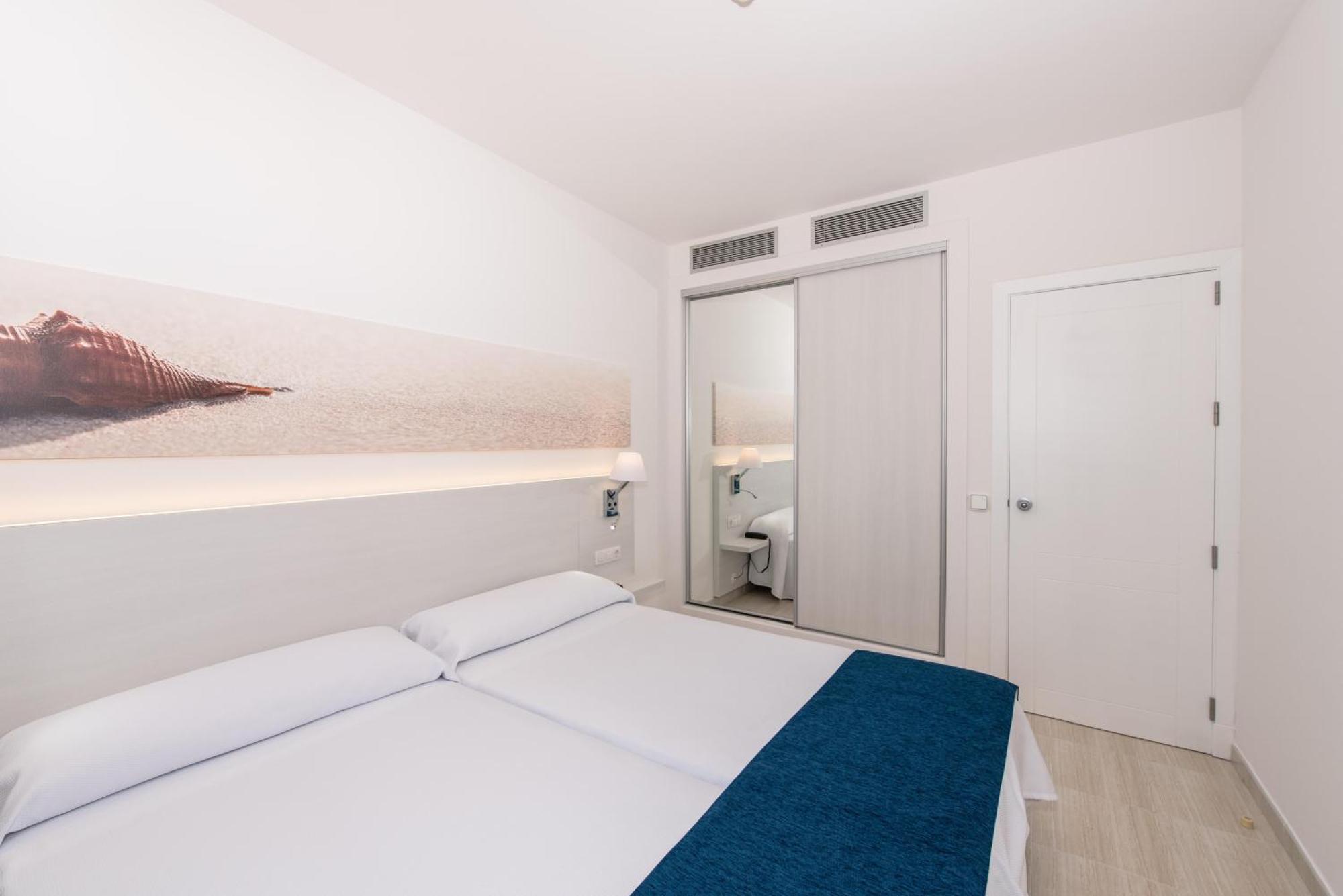 Apartamento con vistas a la piscina